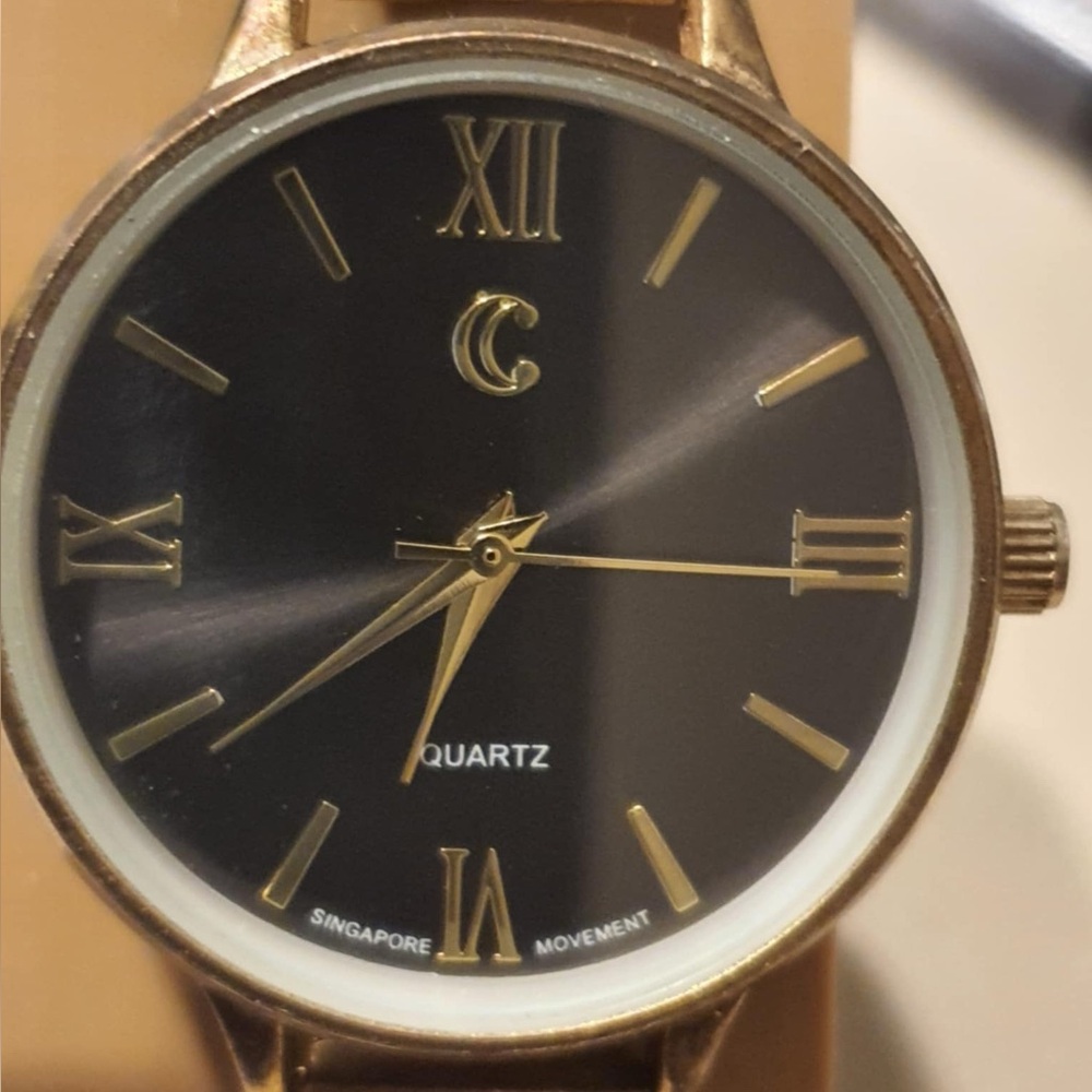 🦋10/$20🦋 Charming Charlie Goldtone/Black Women's Watch